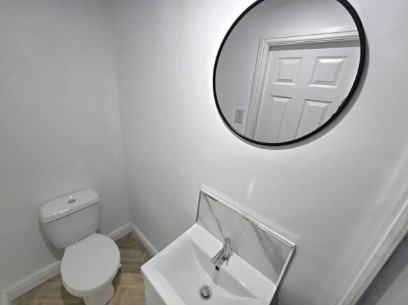 1 bed House Share to rent Image 4