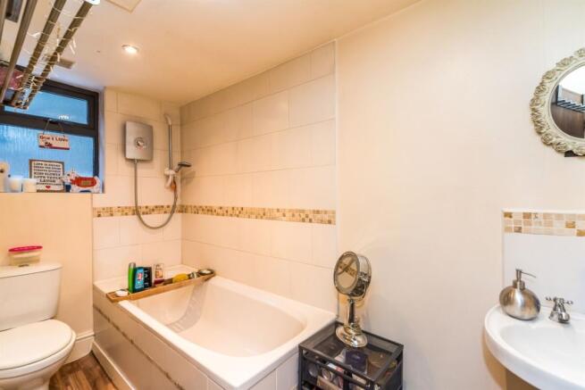 Ground Floor Bathroo