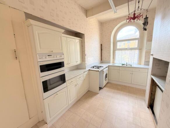 3 bed Terraced for sale Image 11