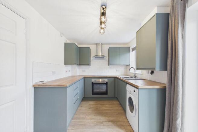 Ash Tree Grove, Leeds, West Yorkshire, LS14 photo 4