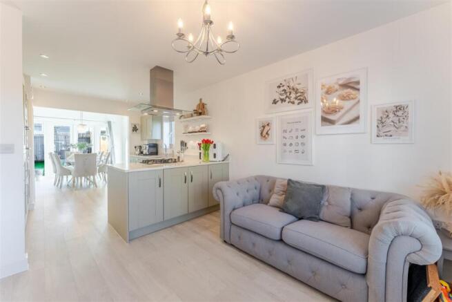 B - Kitchen diner family room.jpg