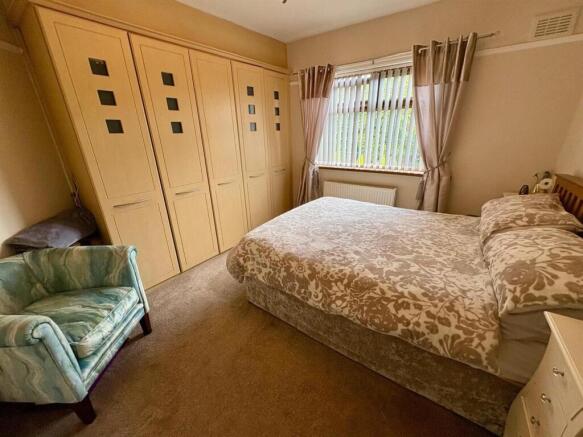 4 bed Semi-Detached for sale Image 9