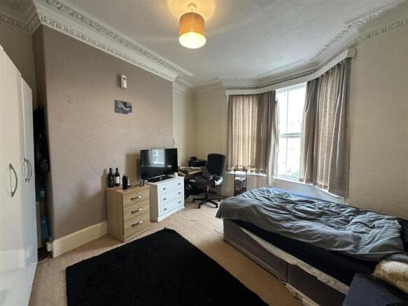8 bed House of Multiple Occupation for sale Image 5