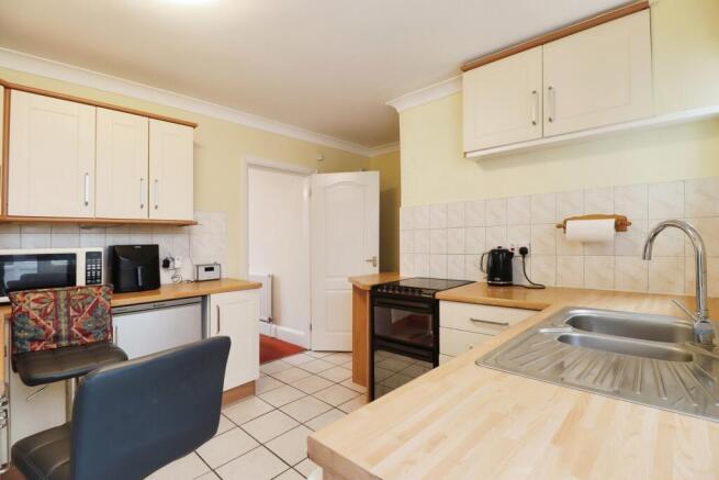 2 bed Terraced to rent Image 8