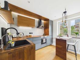 Flat 8, Eynsford House, Crosby Row, London SE1 3YB