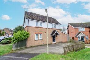 4, Le Borowe, Church Crookham, Fleet GU52 6ZA