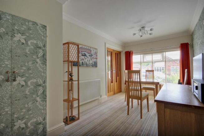 2 bed Semi-Detached Bungalow for sale Image 7