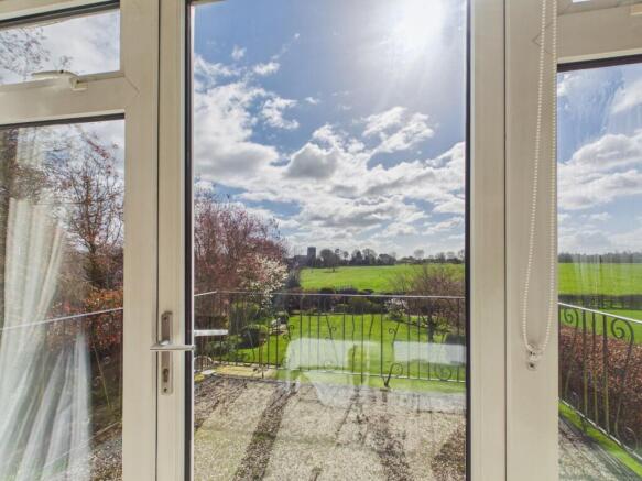 4 bed Detached for sale Image 9