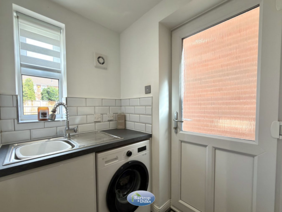 4 bed Detached for sale Image 11