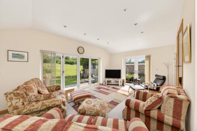 4 bed Detached for sale Image 8