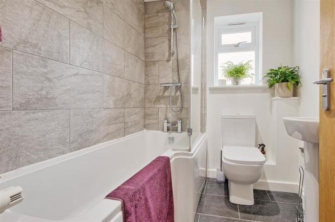 Bathroom.jpg