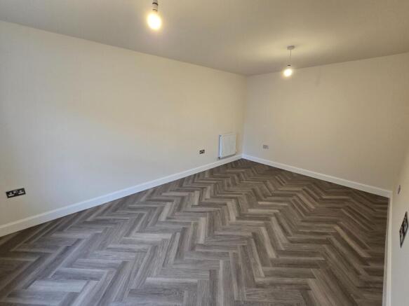 4 bed Detached to rent Image 11