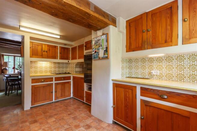 Kitchen 2.jpg