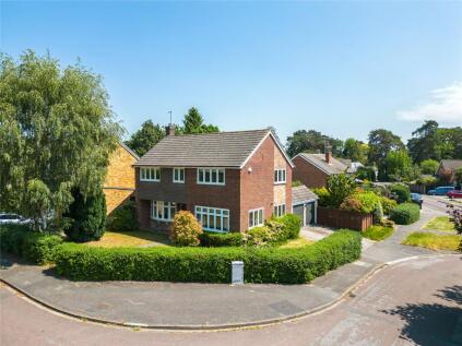 Turnville Close, Lightwater, Surrey, GU18