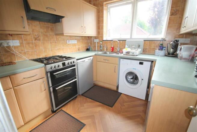 Kitchen 1.JPG