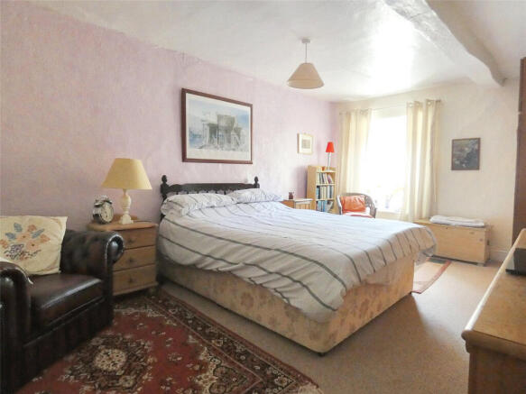 3 bed Semi-Detached for sale Image 9