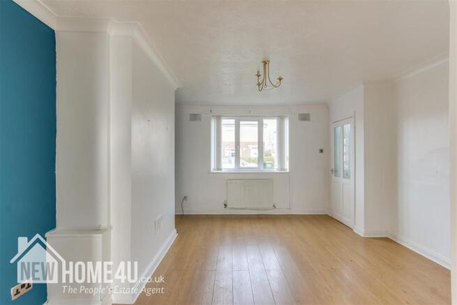 DINING ROOM: