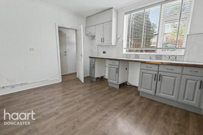 3 bed Terraced for sale Image 6