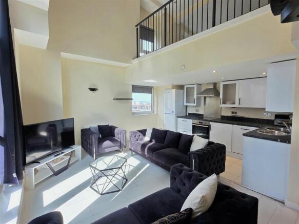 Lounge/Kitchen