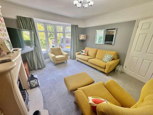 3 bed Semi-Detached for sale Image 4