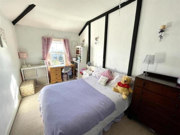 BEDROOM 4