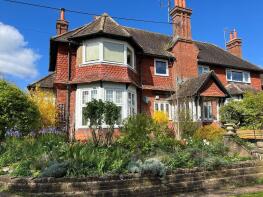 Flat 1, High Knoll, The Crescent, Steyning BN44 3GD