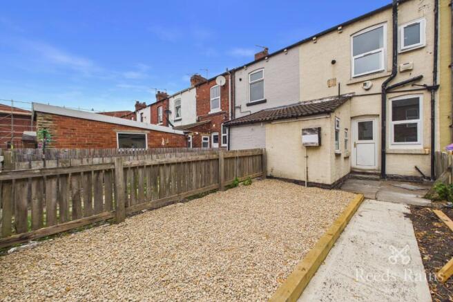 2 bed Terraced to rent Image 11