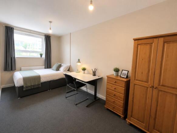 Bright, spacious room with great study desk...