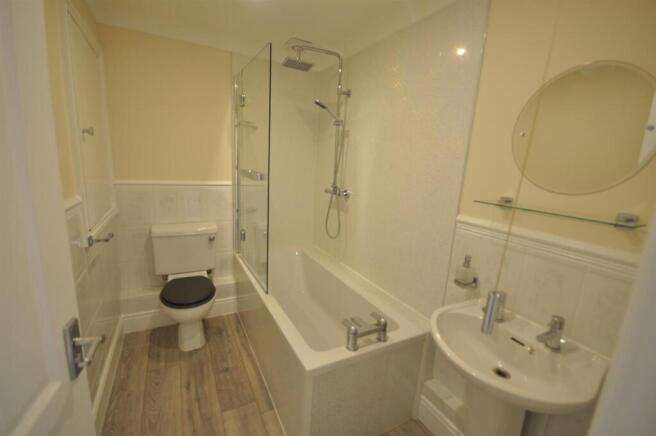 2 bed Town House to rent Image 11