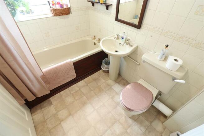 Ground Floor Bathroom / WC