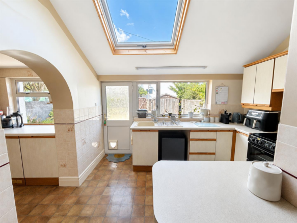 Wouldham Road, Watchet photo 4