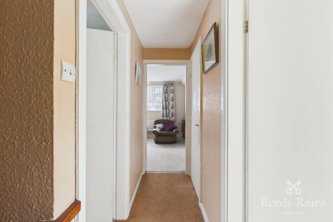 4 bed Detached for sale Image 11