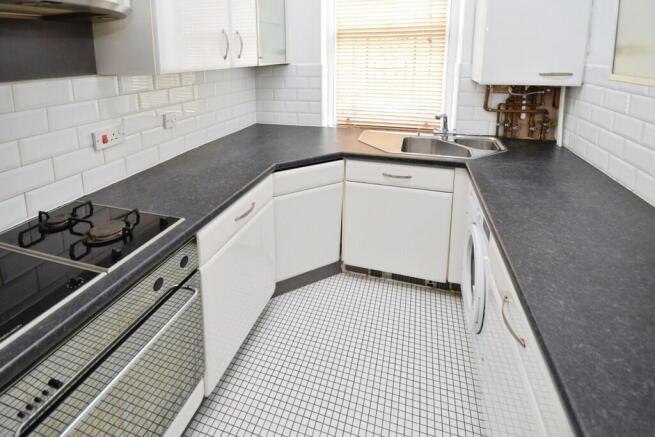 2 bed Apartment for sale Image 4