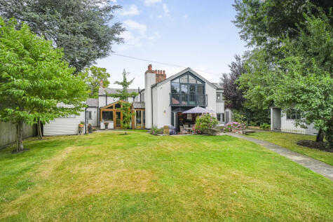 Woodford Road, Poynton, SK12
