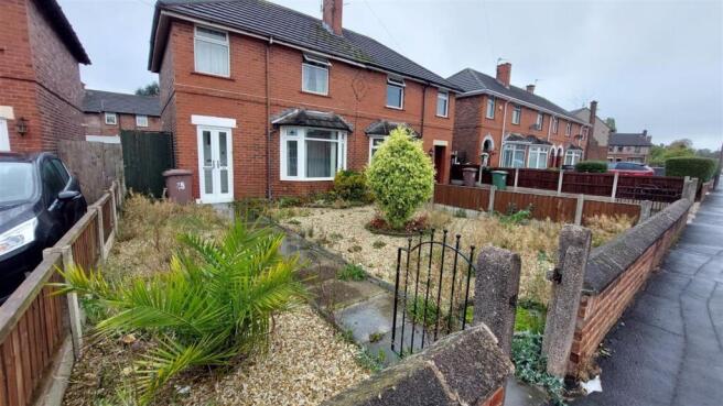 Queens Drive - To Let.jpg