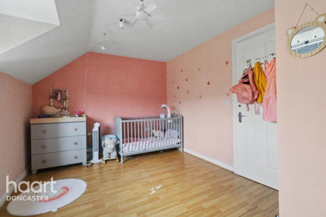 3 bed Terraced for sale Image 11