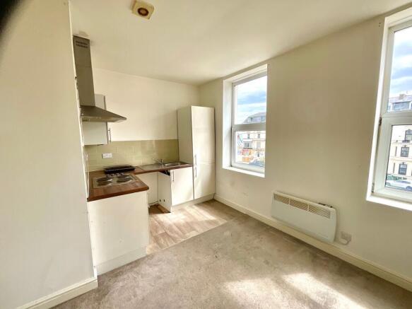 2 bed Flat to rent Image 8