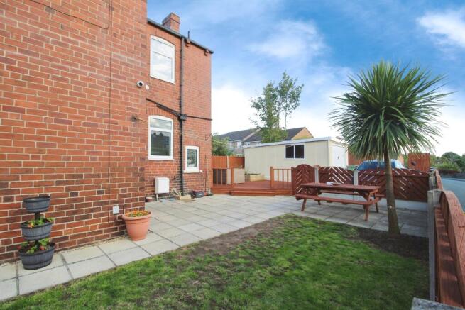 4 bed Semi-Detached for sale Image 4