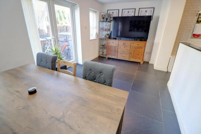 3 bed Terraced for sale Image 11