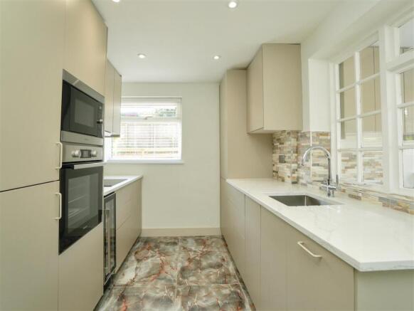 2 bed Semi-Detached Bungalow for sale Image 7