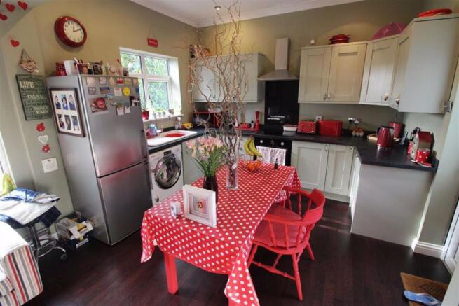KITCHEN/BREAKFAST ROOM