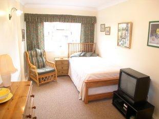 RECEPTION/GUEST ROOM