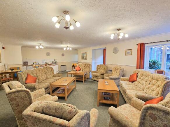 COMMUNAL LOUNGE