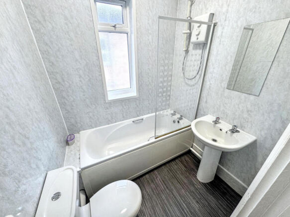 3 bed Town House to rent Image 9