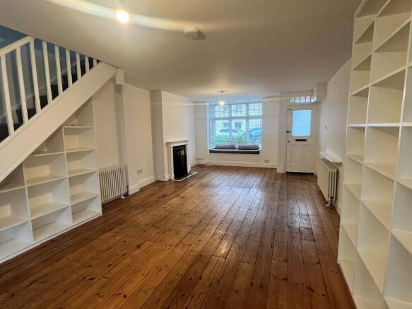 25 Carr Avenue ne...