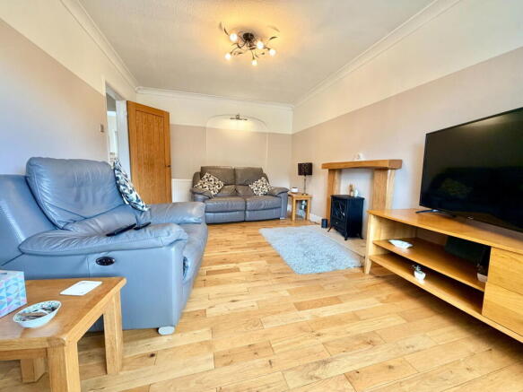 3 bed Link Detached House for sale Image 2