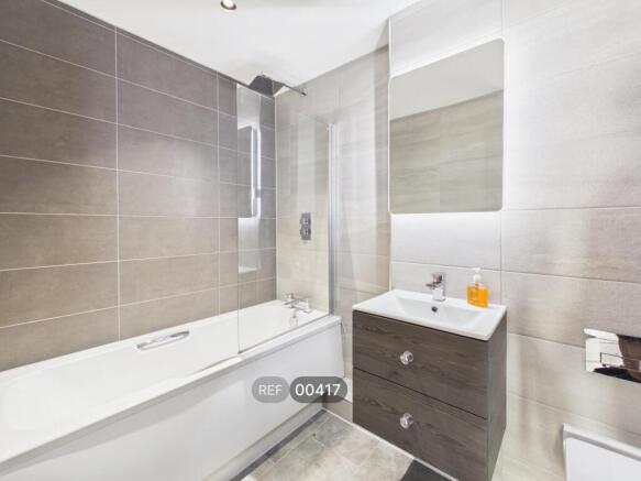 3 bed Apartment to rent Image 11
