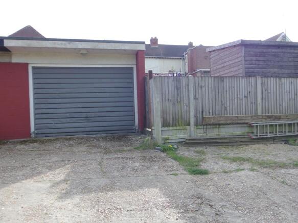 Garage/parking