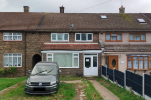 356, Straight Road, Romford RM3 7QD