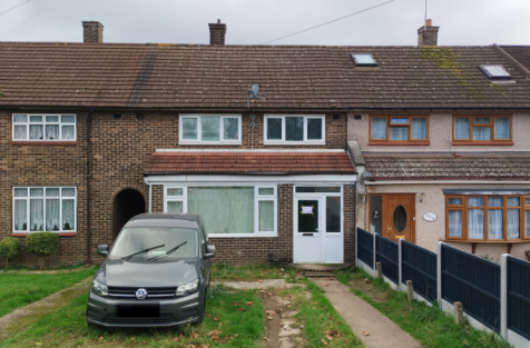 Straight Road, Romford, London, RM3